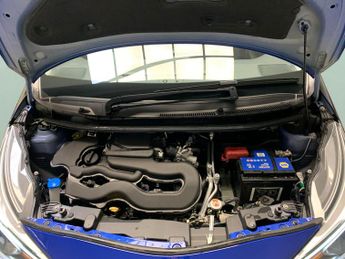 Toyota AYGO 1.0 VVT-i x-clusiv x-shift (71 ps) - BLUETOOTH - AIR CON - AUTO 