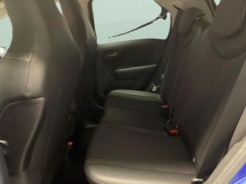 Toyota AYGO 1.0 VVT-i x-clusiv x-shift (71 ps) - BLUETOOTH - AIR CON - AUTO 