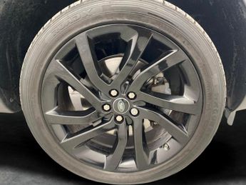 Land Rover Discovery Sport 2.0 TD4 HSE Black 4WD (180 ps) - HEATED SEATS - NAV - LANE DEPAR