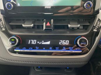 Toyota Corolla 1.8 VVT-h GPF Icon Tech CVT (122 ps) - BLUETOOTH - AIR CON - DAB