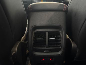 Ford Kuga 2.5 Duratec 14.4kWh ST-Line X Edition Plug-in CVT (225 ps) - CAR