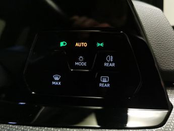 Volkswagen Golf 2.0 TDI R-Line DSG (150 ps) - PARK SENSORS - KEYLESS START