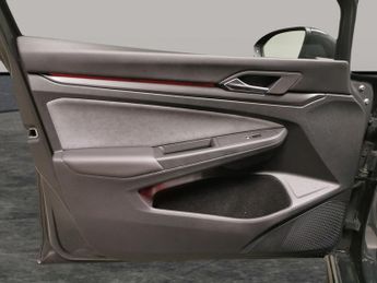 Volkswagen Golf 2.0 TDI R-Line DSG (150 ps) - PARK SENSORS - KEYLESS START