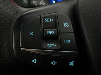 Ford Kuga 2.5 Duratec 14.4kWh ST-Line X Edition Plug-in CVT (225 ps) - CAR