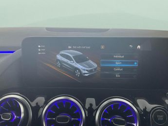 Mercedes-Benz EQA EQA 250+ 70.5kWh Sport (190 ps) - ADAPTIVE LIGHTS - HEATED LEATH