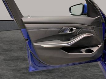 BMW 3 Series 2.0 320d M Sport xDrive (190 ps) - EXTENDED STORAGE - HEATED STE