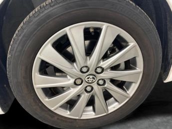 Toyota Yaris 1.5 Icon CVT [Nav] - BLUETOOTH - AIR CON - AUTO HEADLIGHTS