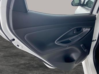 Toyota Yaris 1.5 Icon CVT [Nav] - BLUETOOTH - AIR CON - AUTO HEADLIGHTS