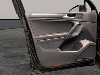 Volkswagen Tiguan 2.0 TSI Elegance DSG 4Motion (190 ps) - PARK ASSIST - REVERSE CA