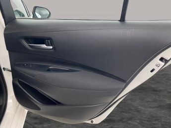 Toyota Corolla 1.8 VVT-h GPF Icon Tech CVT (122 ps) - BLUETOOTH - AIR CON - DAB