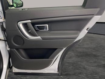 Land Rover Discovery Sport 2.0 TD4 HSE Black 4WD (180 ps) - HEATED SEATS - NAV - LANE DEPAR