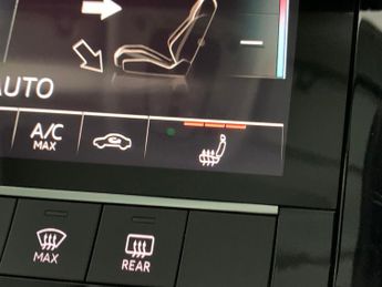 Audi e-tron 55 Technik quattro 95kWh (11kW Charger) (408 ps) - ADJUSTABLE SU