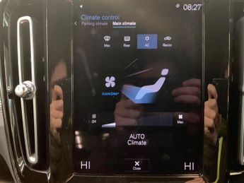 Volvo XC40 1.5h T5 Twin Engine Recharge 10.7kWh R-Design Plug-in (262 ps) -