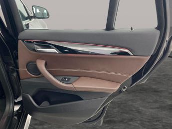 BMW X1 2.0 20d xLine xDrive (190 ps) - CARPLAY - PARK ASSIST - LED