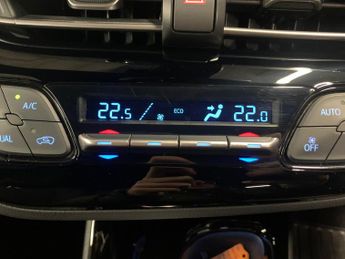 Toyota C-HR 1.8 VVT-h GPF Design CVT (122 ps) - LED - REVERSE CAM - NAV