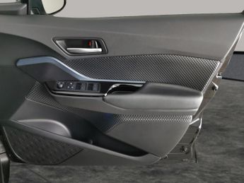 Toyota C-HR 1.8 VVT-h GPF Design CVT (122 ps) - LED - REVERSE CAM - NAV