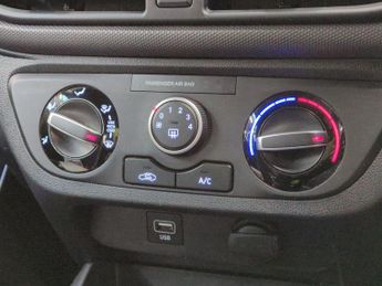 Hyundai i10 1.2 SE Connect (84 ps) - CRUISE - AIR CON - DAB