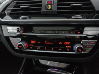 BMW iX3 80kWh Premier Edition Pro (286 ps) - HUD - PARK ASSIST - HK AUDI