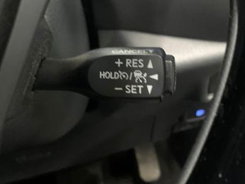 Toyota C-HR 1.8 VVT-h GPF Design CVT (122 ps) - LED - REVERSE CAM - NAV