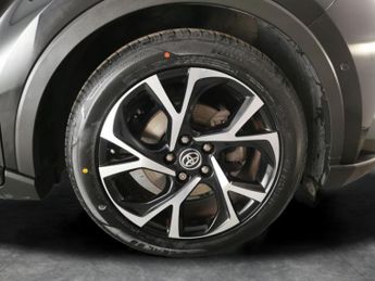 Toyota C-HR 1.8 VVT-h GPF Design CVT (122 ps) - LED - REVERSE CAM - NAV