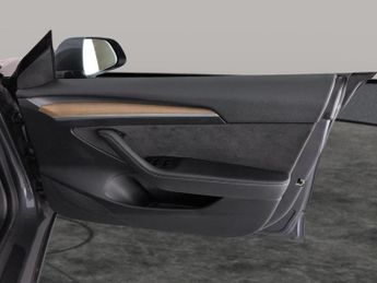 Tesla Model 3 Standard Range Plus RWD (241 bhp) - PARK ASSIST - LED - REVERSE 