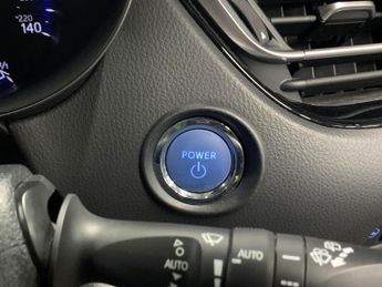 Toyota C-HR 1.8 VVT-h GPF Design CVT (122 ps) - LED - REVERSE CAM - NAV
