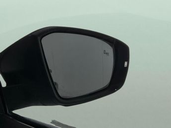 Volkswagen T-cross 1.0 TSI R-Line DSG (110 ps) - BLIND SPOT ASSIST - BLUETOOTH - DI