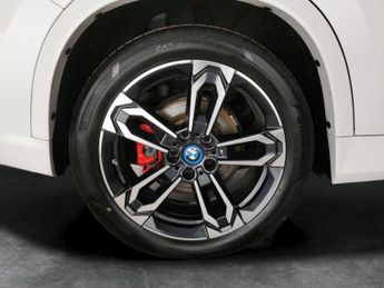 BMW iX1 30 66.5kWh M Sport xDrive (11kW Charger) (313 ps) - ALCANTARA