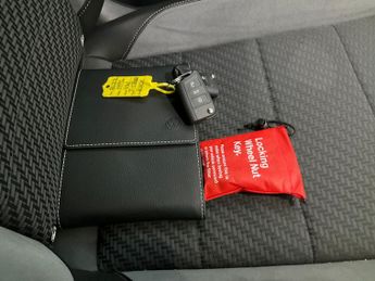 Volkswagen T-cross 1.0 TSI R-Line DSG (110 ps) - BLIND SPOT ASSIST - BLUETOOTH - DI