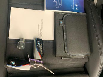 BMW iX1 30 66.5kWh M Sport xDrive (11kW Charger) (313 ps) - ALCANTARA