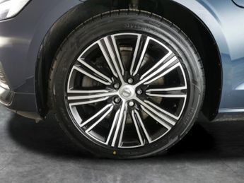 Volvo V60 2.0h T6 Recharge 11.6kWh Inscription Plug-in AWD (340 ps) - LIGH