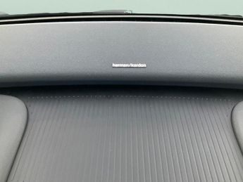 Volvo Ex30 Single Motor 51kWh Plus (272 ps) - CARPLAY - HK AUDIO - ACTIVE L