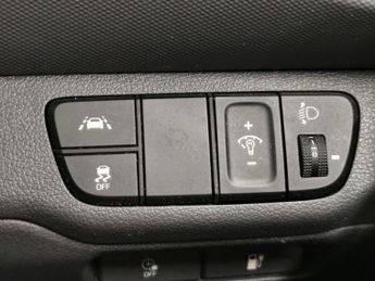 Hyundai Ioniq 38.3kWh Premium (136 ps) - REVERSE CAM - NAV - HEATED SEATS