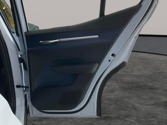 Volvo Ex30 Single Motor 51kWh Plus (272 ps) - CARPLAY - HK AUDIO - ACTIVE L