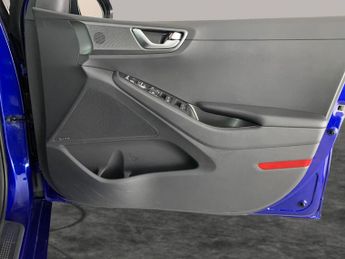 Hyundai Ioniq 38.3kWh Premium (136 ps) - REVERSE CAM - NAV - HEATED SEATS