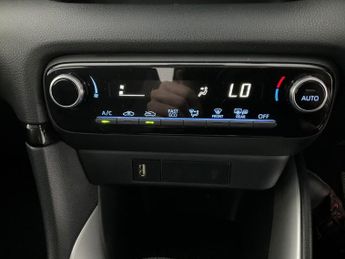 Toyota Yaris 1.5 VVT-h Icon E-CVT (116 ps) - DAB - BLUETOOTH - DRIVING MODES