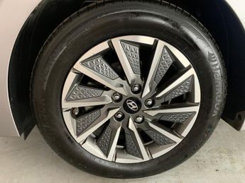 Hyundai Ioniq 38.3kWh Premium (136 ps) - REVERSE CAM - NAV - HEATED SEATS