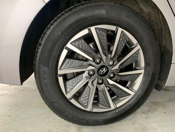 Hyundai Ioniq 38.3kWh Premium (136 ps) - REVERSE CAM - NAV - HEATED SEATS