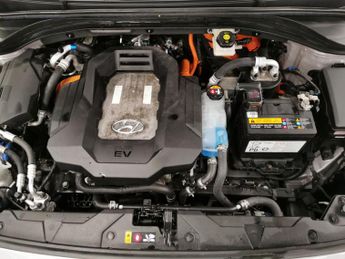 Hyundai Ioniq 38.3kWh Premium (136 ps) - REVERSE CAM - NAV - HEATED SEATS