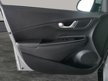Hyundai Kona 39kWh Premium (10.5kW Charger) (136 ps) - KEYLESS ENTRY