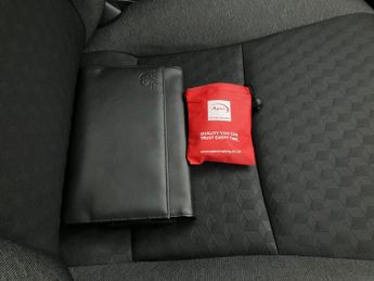 Toyota Yaris 1.5 VVT-h Icon E-CVT (116 ps) - BLUETOOTH - DRIVING MODES