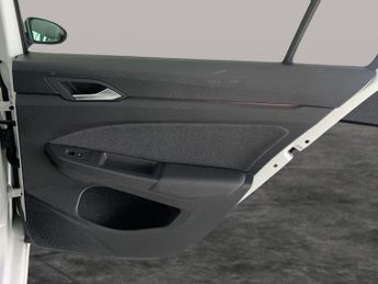 Volkswagen Golf 1.5 eTSI MHEV Life DSG (150 ps) - ACTIVE INFO DISPLAY - WIFI - B