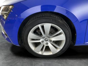 Skoda Superb 1.4 TSI iV 13kWh SE L Plug-in DSG (218 ps) - HEATED LEATHER