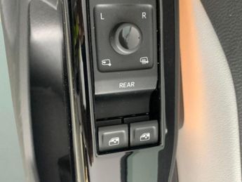 Volkswagen ID.3 Pro 58kWh Family (145 ps) - COMFORT PACK - BLUETOOTH - PARK SENS