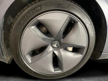 Tesla Model 3 Standard Range Plus RWD (241 bhp) - AUTO PARK - LED - REVERSE CA