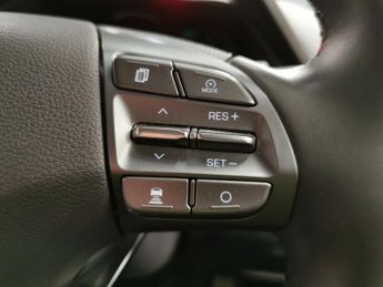 Hyundai Ioniq 38.3kWh Premium (136 ps) - REVERSE CAM - NAV - HEATED SEATS