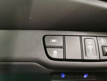 Hyundai Ioniq 38.3kWh Premium (136 ps) - REVERSE CAM - NAV - HEATED SEATS