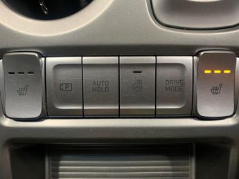 Hyundai Kona 39kWh Premium (10.5kW Charger) (136 ps) - KEYLESS ENTRY