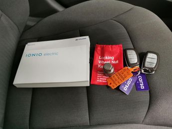 Hyundai Ioniq 38.3kWh Premium (136 ps) - REVERSE CAM - NAV - HEATED SEATS