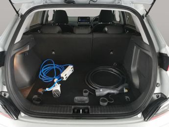 Hyundai Kona 39kWh Premium (10.5kW Charger) (136 ps) - KEYLESS ENTRY